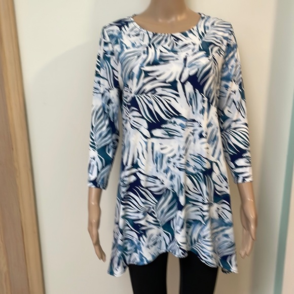 Alfani Blue and White Fern Print Swing Top - Picture 1 of 8